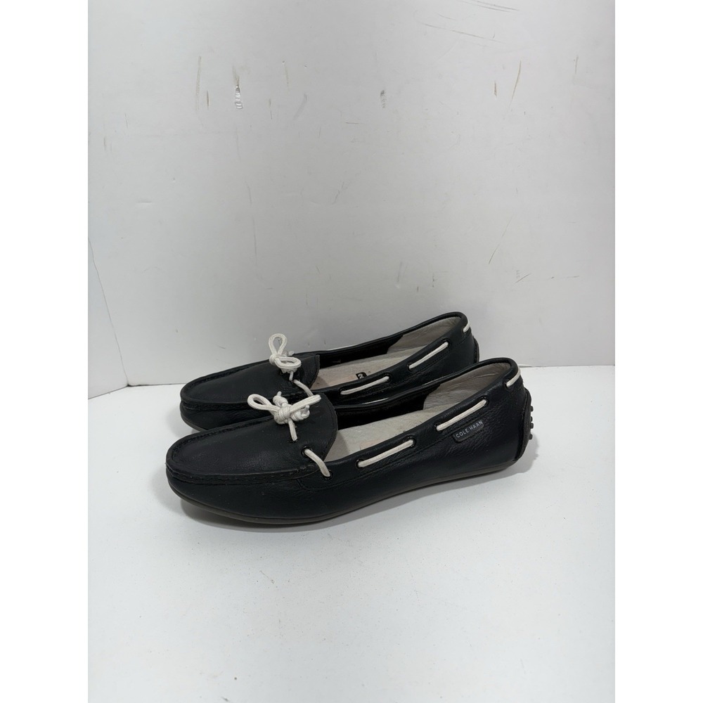 Cole Haan  women's Loafer  shoes size 9 B black Leather Style D42834 White Laces